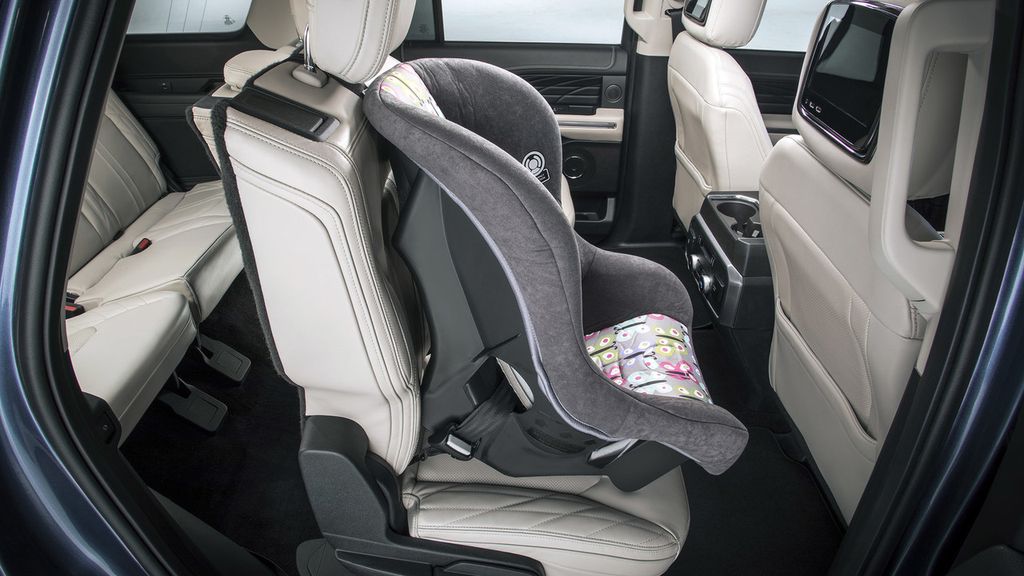 Ford Expedition 2018 có giá bán lẻ dao động từ 1,2 - 1,8 tỷ VNĐ