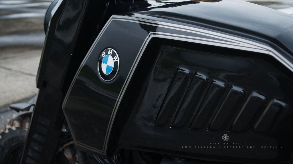 Ấn tượng với BMW R1100RS độ kiểu dáng streetfighter của xưởng độ trẻ Hà Nội