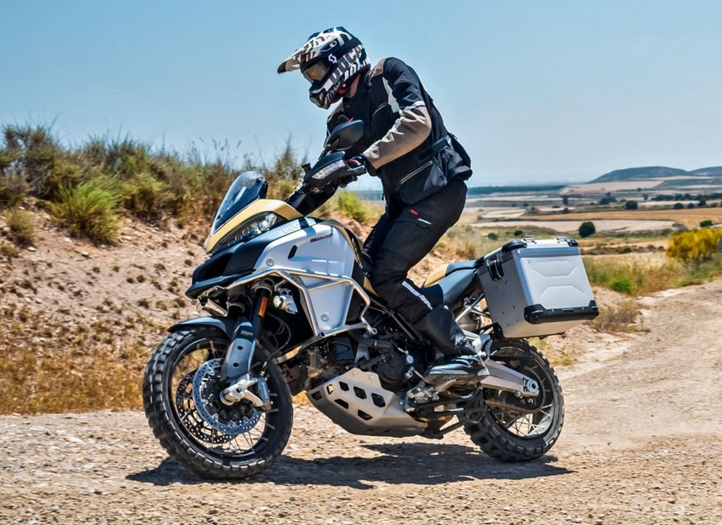 Ducati Multistrada 1200 Enduro Pro 2017 - câu trả lời dành cho BMW 1200 GS Rallye