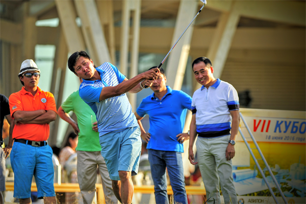 Golf thủ Việt Nam tranh tài cùng golf thủ quốc tế tại  Moscow