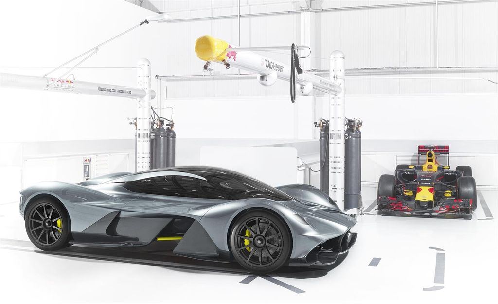 Aston Martin Valkyrie chỉ nặng 1.130 kg, hiệu quả hơn với tỷ lệ công suất / trọng lượng 1:1