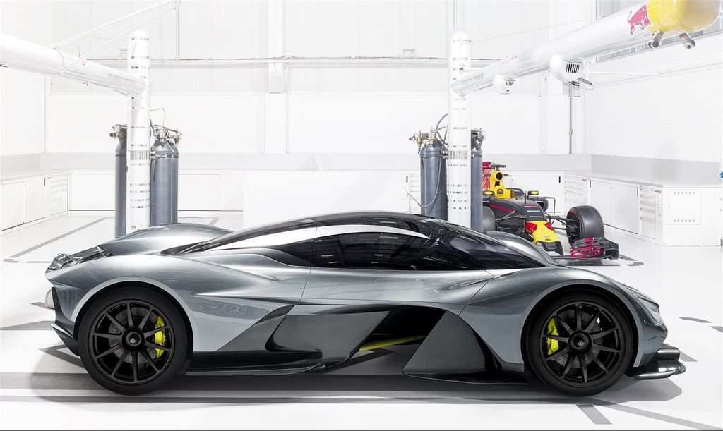 Aston Martin Valkyrie chỉ nặng 1.130 kg, hiệu quả hơn với tỷ lệ công suất / trọng lượng 1:1
