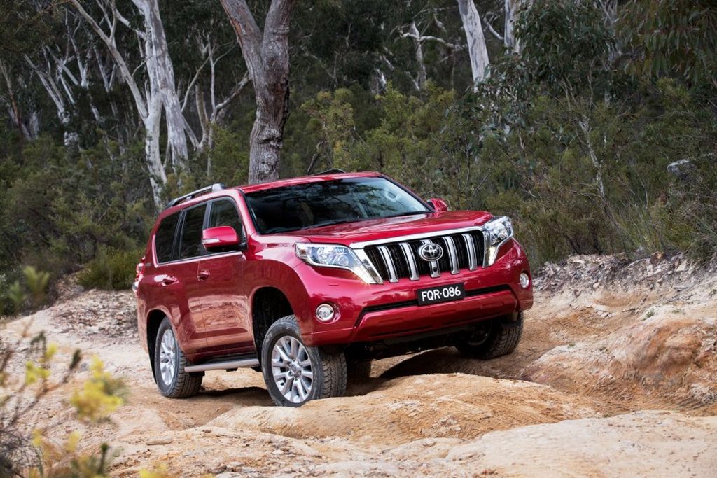 Lộ diện một vài phụ kiện TRD được trang bị trên Toyota Land Cruiser Prado 2017