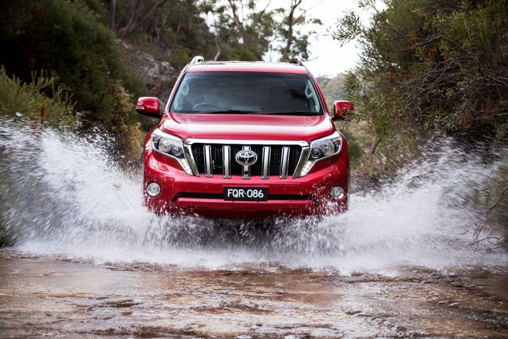 Lộ diện một vài phụ kiện TRD được trang bị trên Toyota Land Cruiser Prado 2017