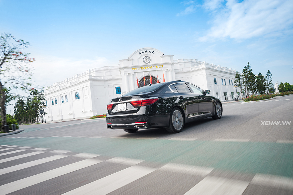 [ĐÁNH GIÁ XE] Kia Quoris 2017 - Bước chân vào lãnh địa xe sang