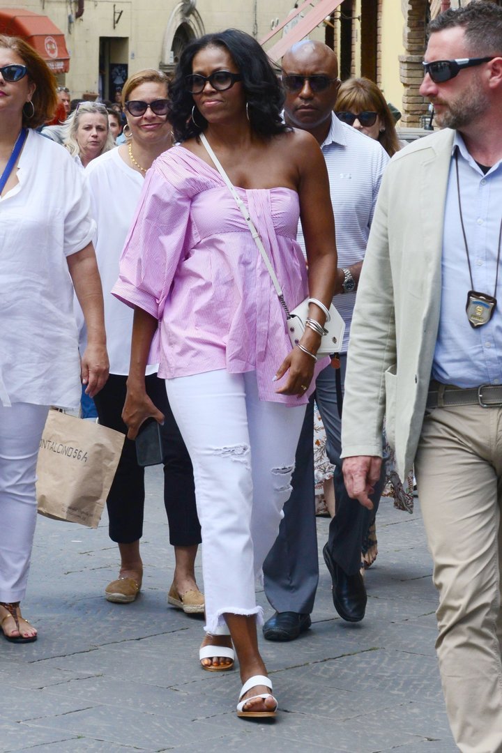 Phong cách của cựu phu nhân Tổng thống Mỹ Michelle Obama sau khi rời khỏi Nhà Trắng