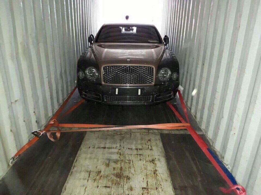 Bentley Mulsanne EWB 2017 đầu tiên tại Việt Nam về 