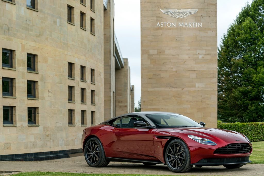 Aston Martin ra mắt phiên bản độc nhất DB11 Henley Royal Regatta