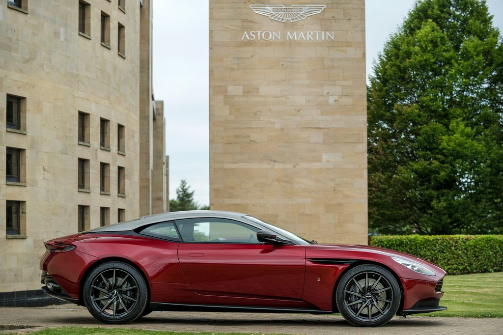 Aston Martin ra mắt phiên bản độc nhất DB11 Henley Royal Regatta