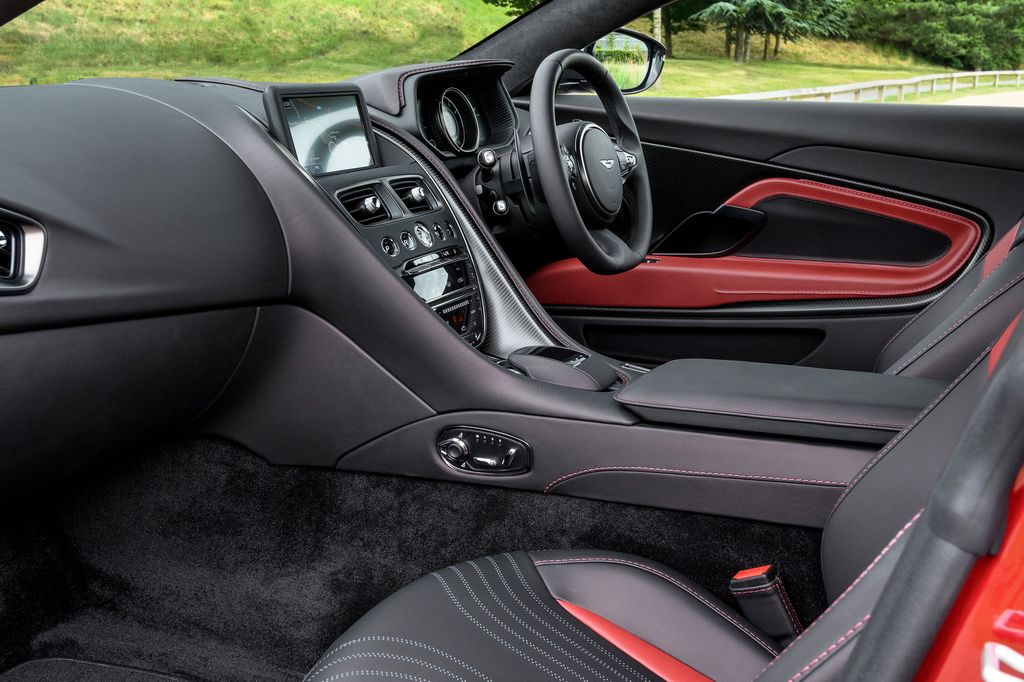 Aston Martin ra mắt phiên bản độc nhất DB11 Henley Royal Regatta