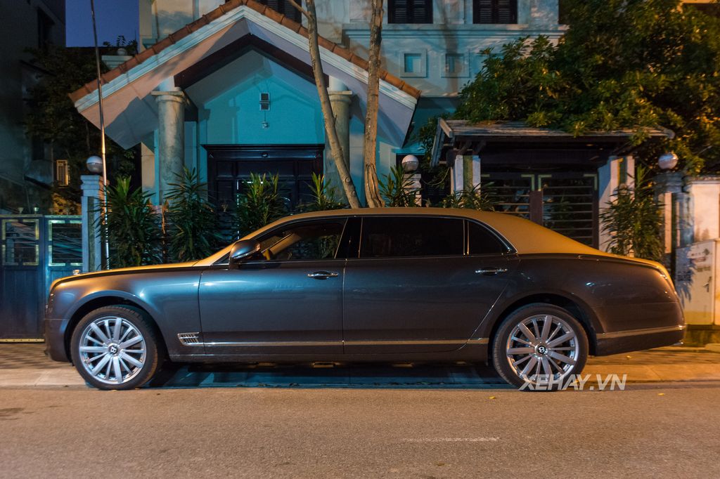 Chạm mặt chiếc Bentley Mulsanne EWB 2017 đầu tiên tại Việt Nam