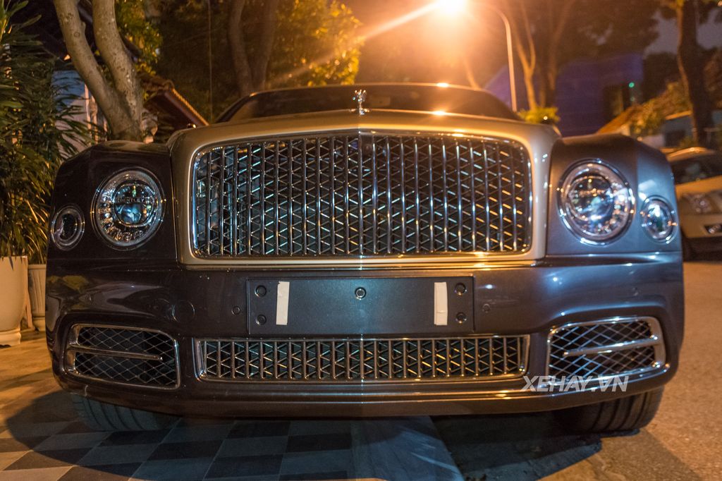 Chạm mặt chiếc Bentley Mulsanne EWB 2017 đầu tiên tại Việt Nam