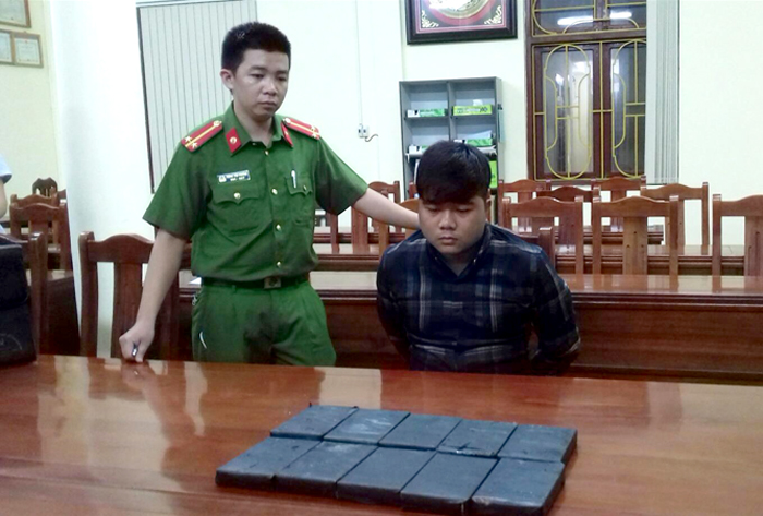Lạng Sơn: Phá đường dây vận chuyển ma tuý xuyên quốc gia, thu giữ 10 bánh heroin và gần 100 viên ma tuý tổng hợp