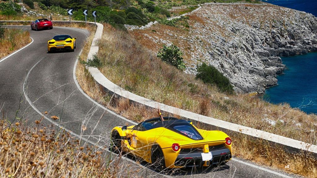 Hơn 100 siêu xe nhà Ferrari 