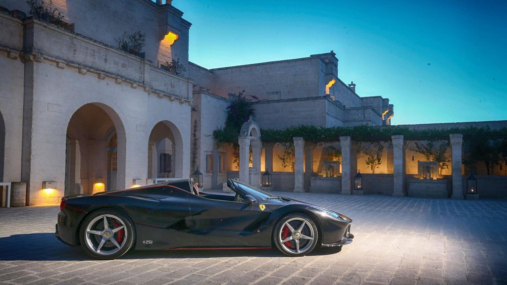 Hơn 100 siêu xe nhà Ferrari 