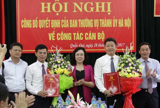 Ông Nguyễn Mạnh Quyền nhận quyết định làm Giám đốc Sở Kế hoạch và Đầu tư Hà Nội