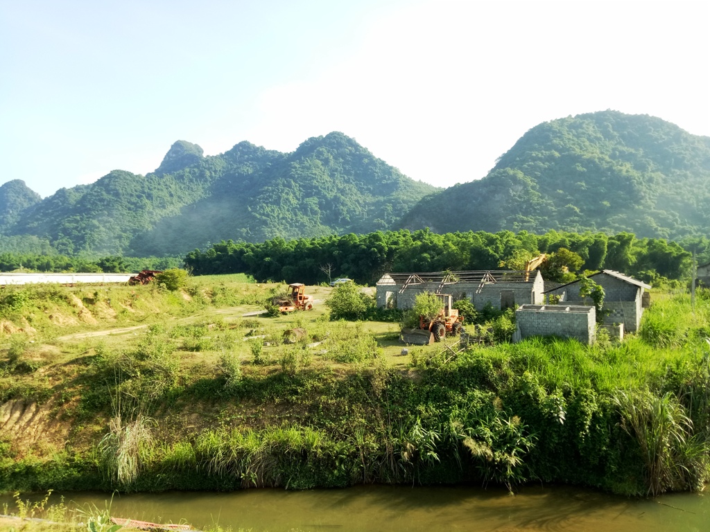 Thanh Hóa: Tiền tỉ “đắp chiếu” nơi huyện nghèo miền núi