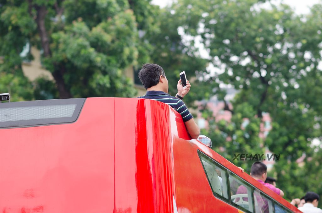 Hà Nội chạy thử nghiệm xe bus 2 tầng khiến người dân vô cùng thích thú