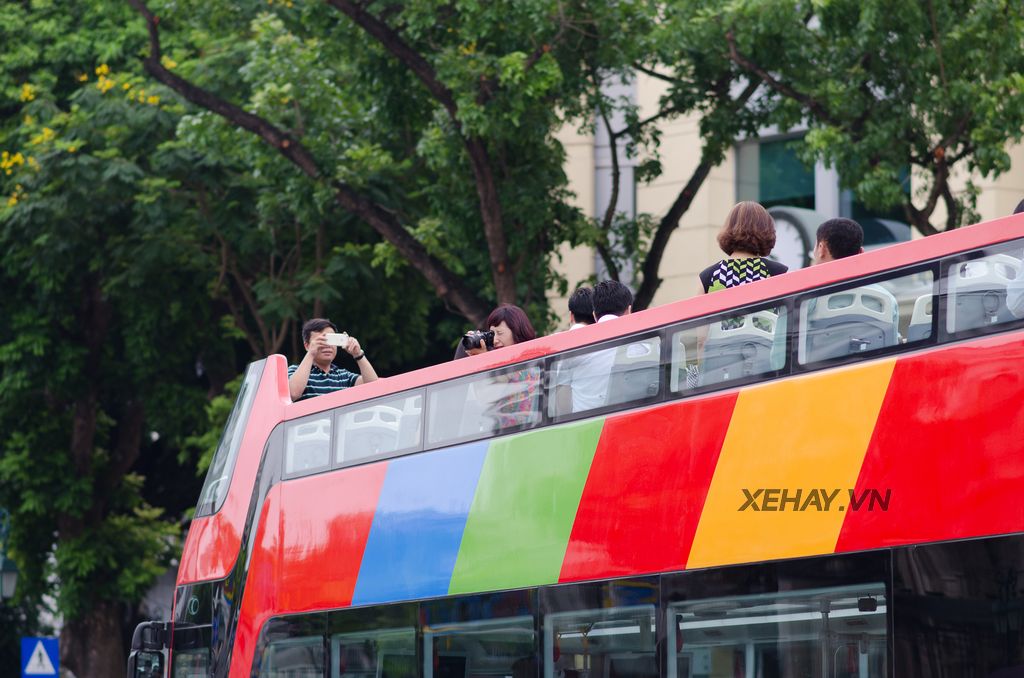 Hà Nội chạy thử nghiệm xe bus 2 tầng khiến người dân vô cùng thích thú