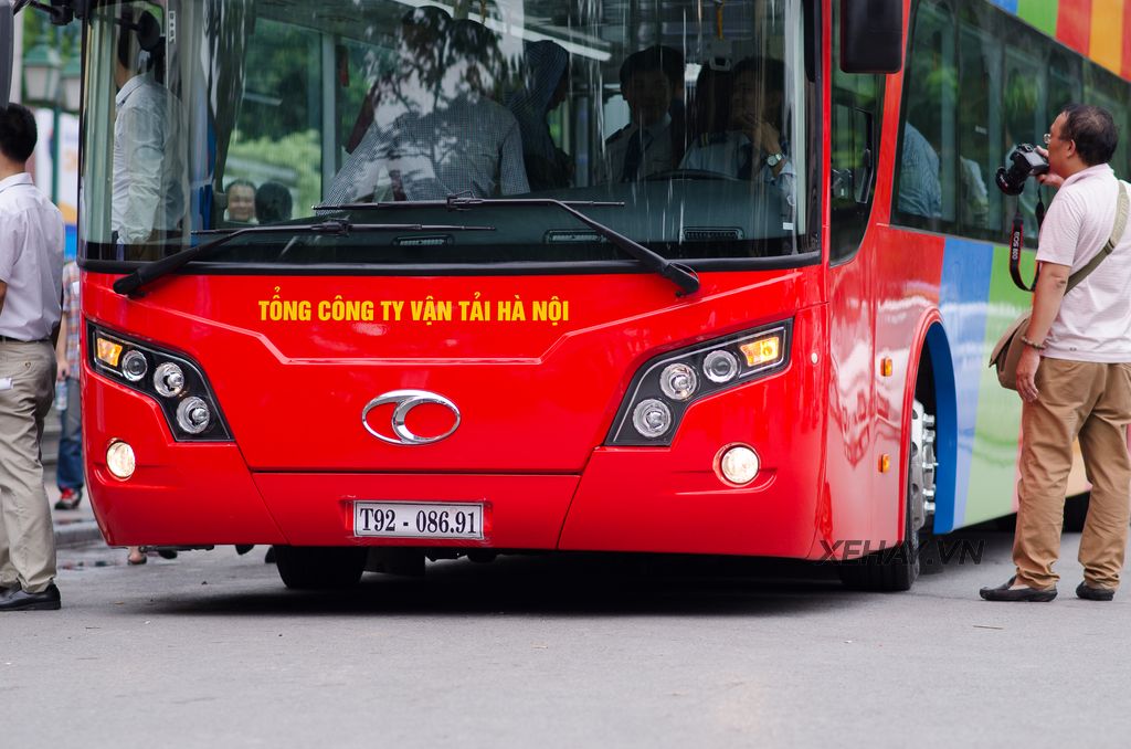 Hà Nội chạy thử nghiệm xe bus 2 tầng khiến người dân vô cùng thích thú
