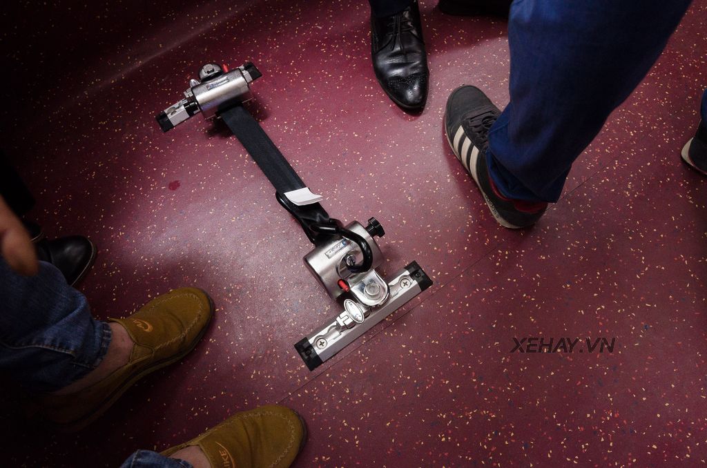 Hà Nội chạy thử nghiệm xe bus 2 tầng khiến người dân vô cùng thích thú