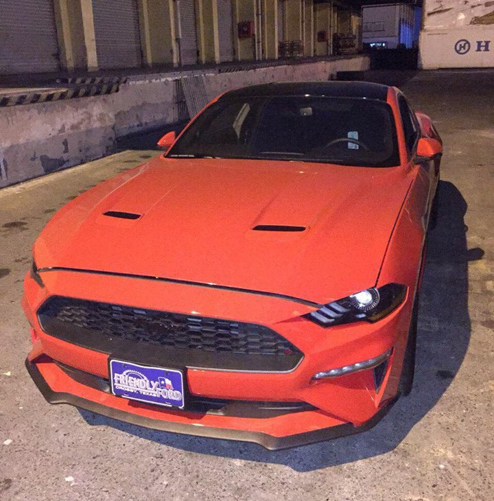 Ford Mustang 2018 đầu tiên về Việt Nam có giá trên 2 tỷ đồng