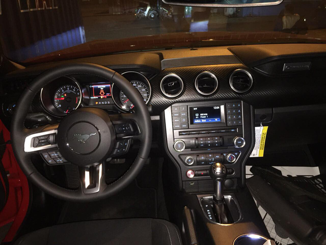 Ford Mustang 2018 đầu tiên về Việt Nam có giá trên 2 tỷ đồng