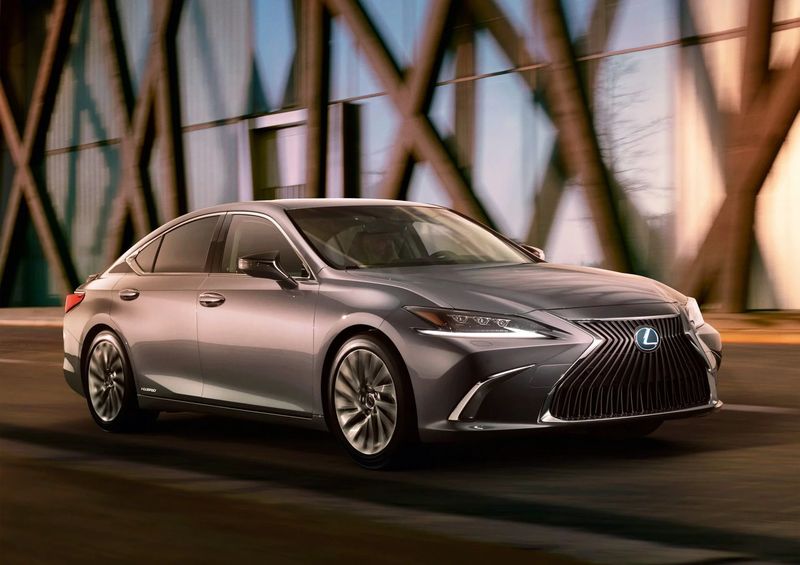 Lexus ES 2019 hoàn toàn mới sẽ là chiếc Lexus đầu tiên tương thích với Apple CarPlay