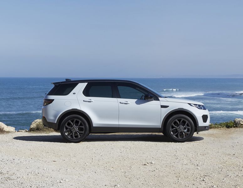 Land Rover Discovery Sport Landmark 2018 giá 1,22 tỷ VNĐ tại các đại lý Anh Quốc