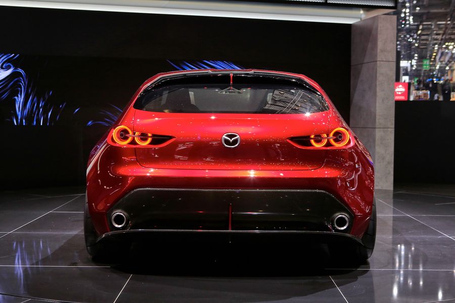 Thế hệ tiếp theo của Mazda 3 có thể được trình làng tại Triển lãm Los Angeles 2018