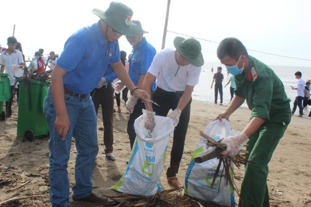 Khởi động Chiến dịch “Hãy làm sạch biển” năm 2018