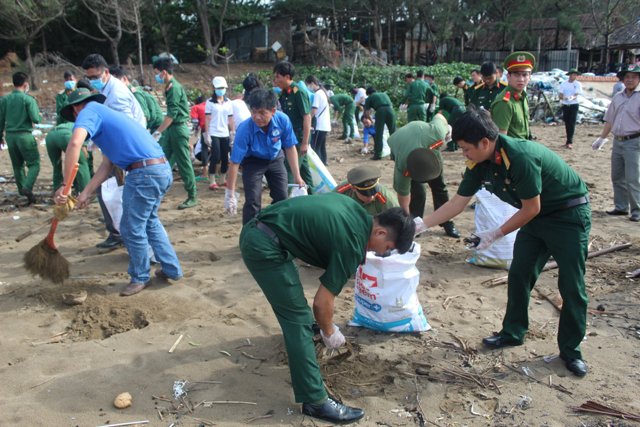 Khởi động Chiến dịch “Hãy làm sạch biển” năm 2018