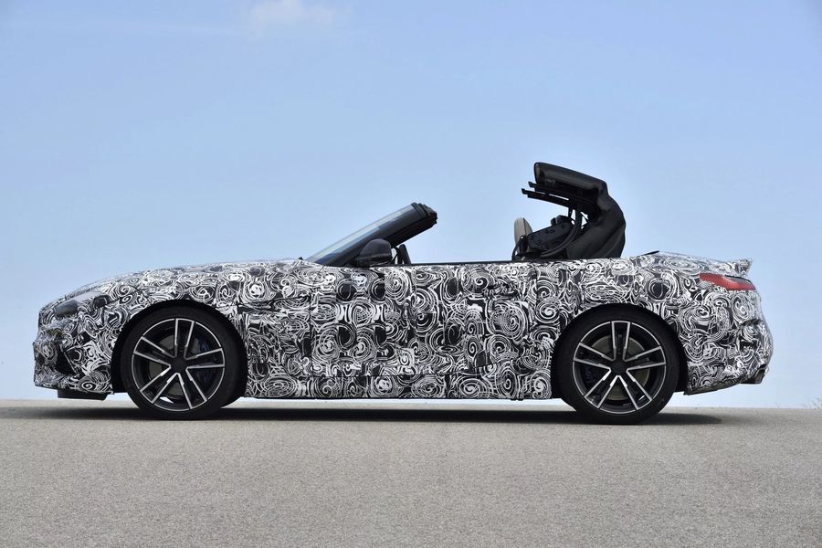 BMW Z4 M40i 2018 được công bố, hứa hẹn sẽ là một chiếc roadster thuần chủng