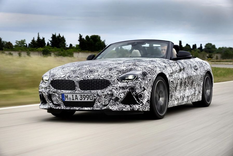 BMW Z4 M40i 2018 được công bố, hứa hẹn sẽ là một chiếc roadster thuần chủng