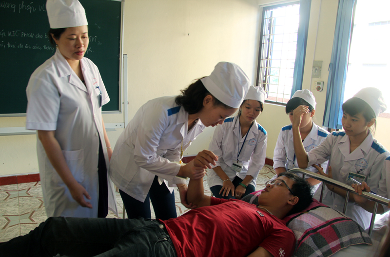 Quảng Ninh: Tăng cường bảo vệ, chăm sóc và nâng cao sức khỏe nhân dân