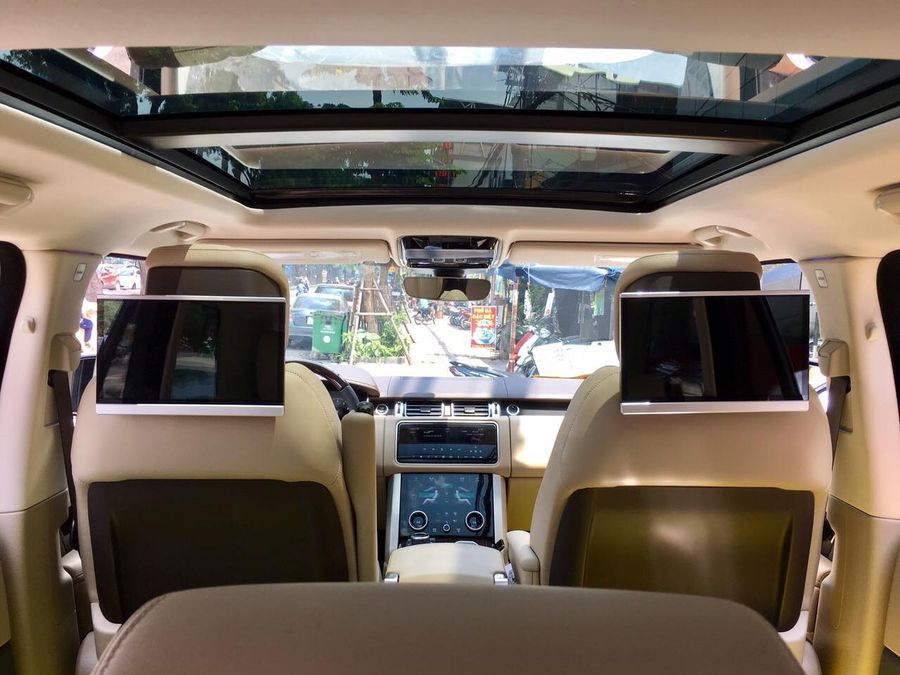 Range Rover HSE 2018 đầu tiên về nước được chào bán với giá hơn 8 tỷ đồng