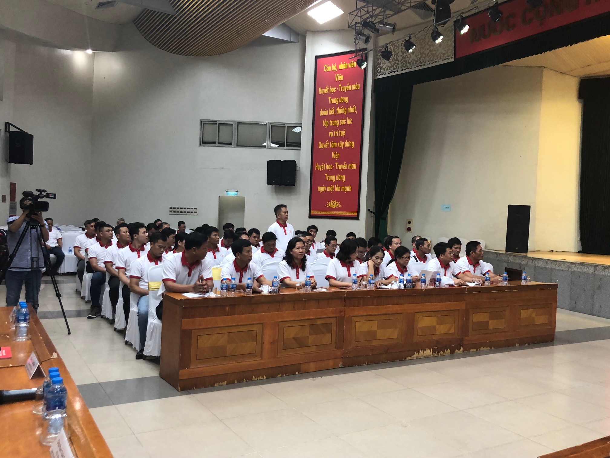 Nhiều hoạt động tôn vinh 100 người hiến máu tiêu biểu