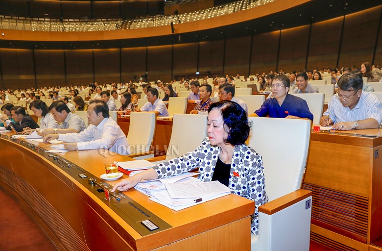 Thông qua Nghị quyết về Chương trình xây dựng luật, pháp lệnh năm 2019