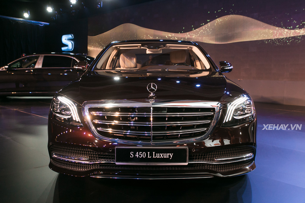 Mercedes-Benz Việt Nam chính thức trình làng S-Class 2018, giá từ 4,2 tỷ đồng
