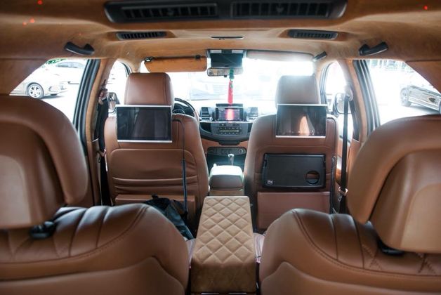 TP.HCM: Toyota Fortuner độ nội thất thành “Boeing mặt đất”
