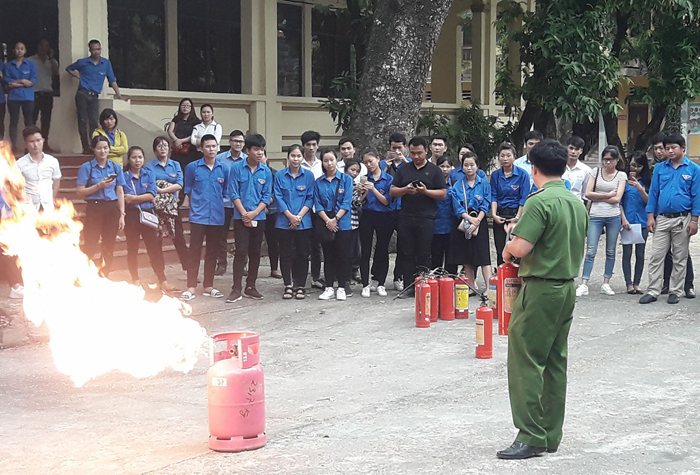 Gần 200 Bí thư chi đoàn được tập huấn nghiệp vụ công tác Đoàn và kỹ năng PCCC