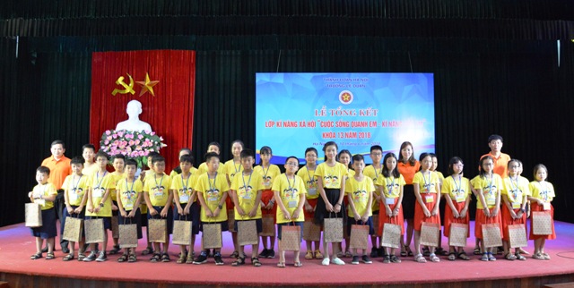 Tổng kết lớp học “Cuộc sống quanh em – Kỹ năng của em” khóa 13