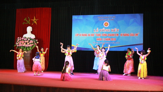 Tổng kết lớp học “Cuộc sống quanh em – Kỹ năng của em” khóa 13