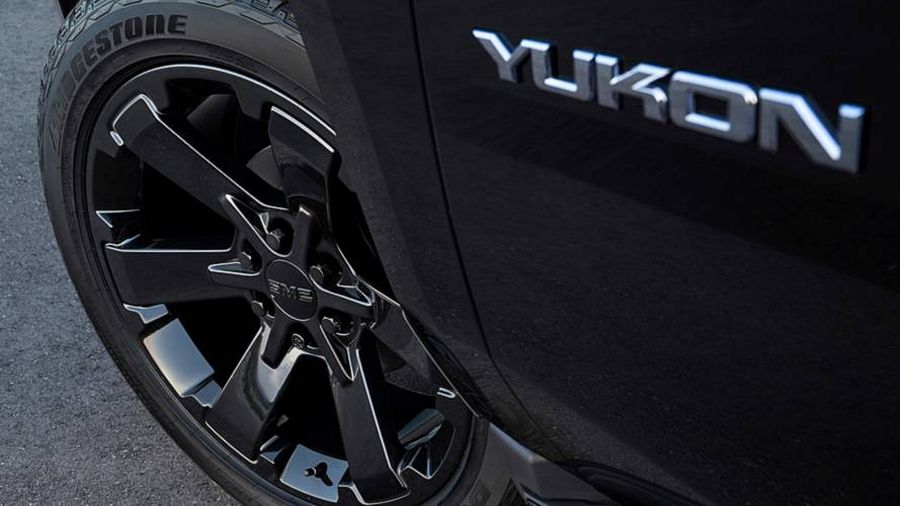 GMC Yukon Graphite Edition trông hung dữ hơn với những nâng cấp mới