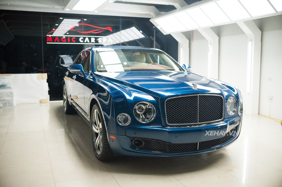 Ngắm bộ đôi Bentley Mulsanne Speed màu độc tại Hà Nội