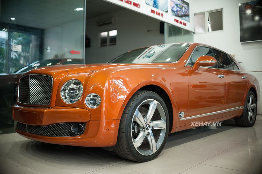 Ngắm bộ đôi Bentley Mulsanne Speed màu độc tại Hà Nội