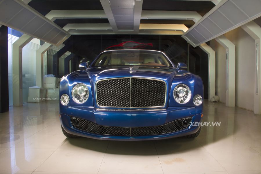 Ngắm bộ đôi Bentley Mulsanne Speed màu độc tại Hà Nội