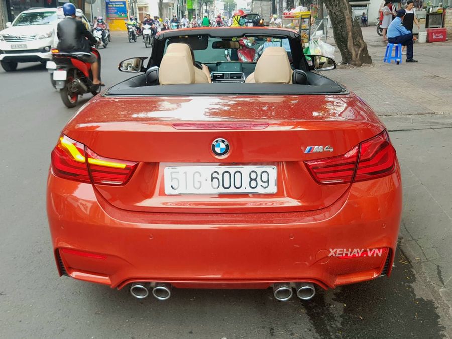 BMW M4 Convertible rực rỡ đầy thu hút trên phố Sài Gòn