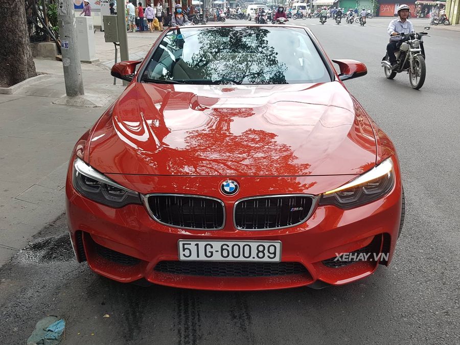 BMW M4 Convertible rực rỡ đầy thu hút trên phố Sài Gòn