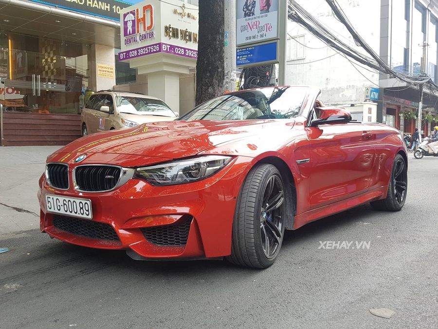 BMW M4 Convertible rực rỡ đầy thu hút trên phố Sài Gòn